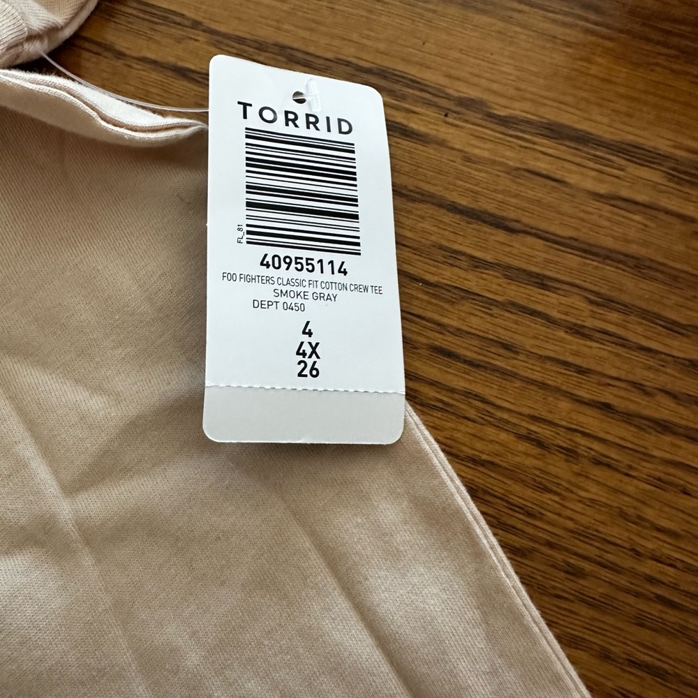 Torrid Tan Foo Fighters Graphic Tee NWT 4/4X/26 - Picture 5 of 7
